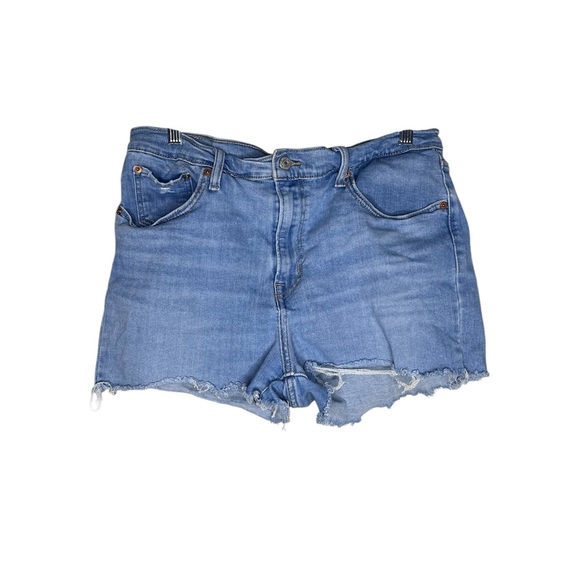 Levi’s Distressed High Rise jean shorts size 32 - Picture 1 of 3